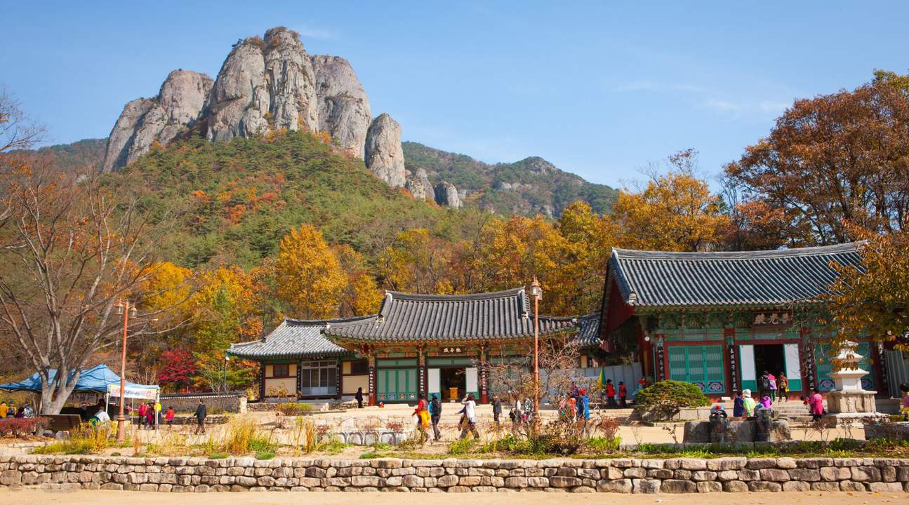 Ở Busan luôn giữ được vẻ đẹp truyền thống, cổ kính khiến du khách phải ngỡ ngàng