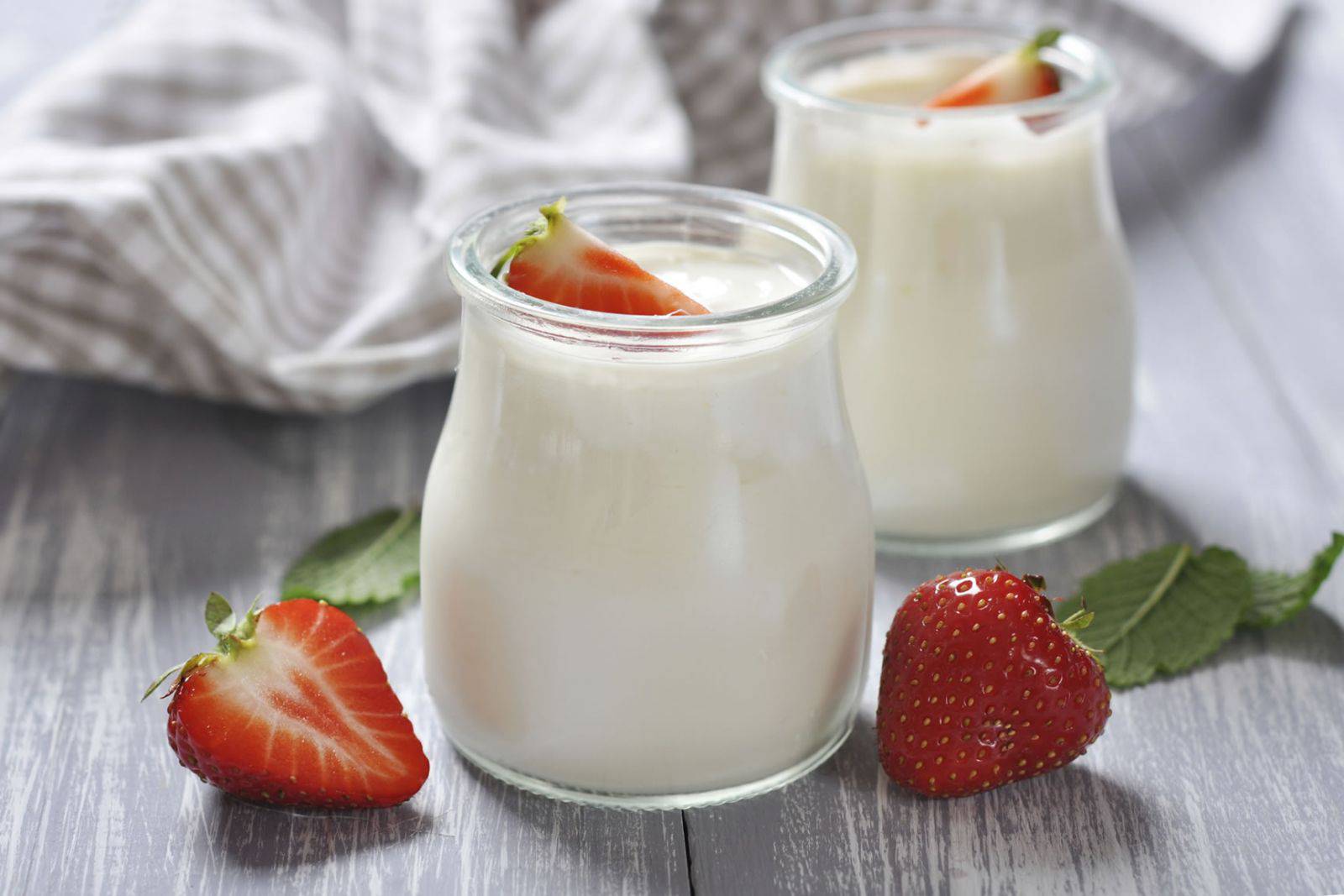 Sữa chua giúp hỗ trợ hệ tiêu hóa, kích thích tăng cân hiệu quả